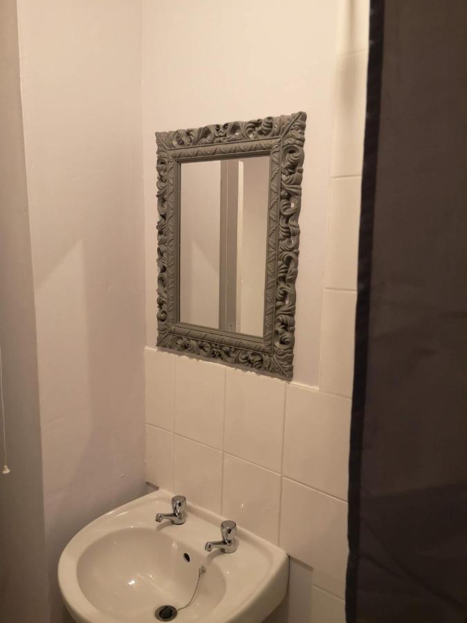 Mini Hotel Leeds Лийдс Екстериор снимка